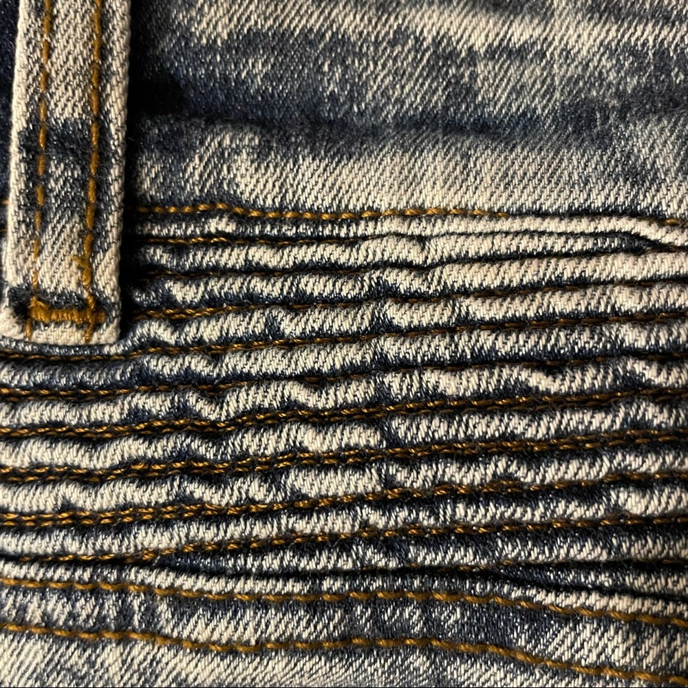 Distressed Side Stone Jean Shorts - Picture 12 of 13